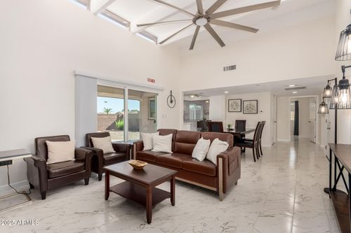 10441 W Twin Oaks Dr, Sun City, AZ, 85351-1861 | Card Image
