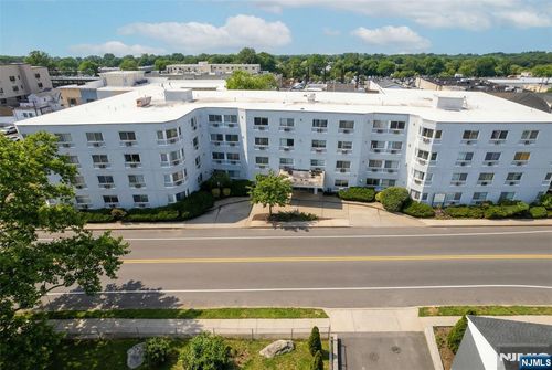 333 Grand Ave, Palisades Park, NJ, 07650-1251 | Card Image