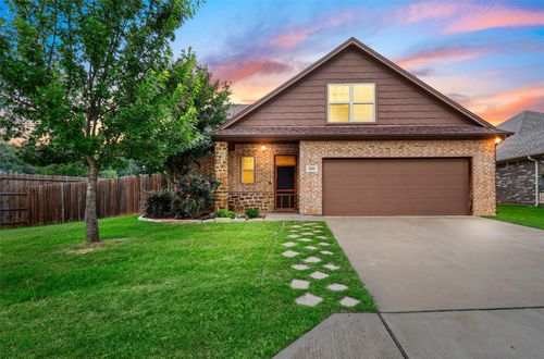 210 Donna Cir, Granbury, TX, 76049-7494 | Card Image