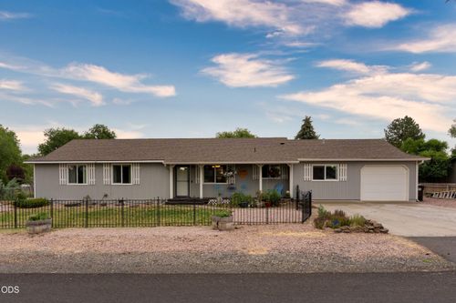2284 Nw 13th St, Redmond, OR, 97756-1033 | Card Image