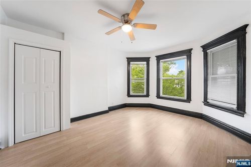 209 N 11th St, Newark, NJ, 07107-1223 | Card Image