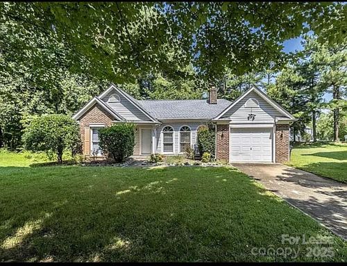 8821 Kishorn Ct, Charlotte, NC, 28215-8057 | Card Image