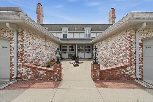 7709 W 102nd St, Overland Park, KS, 66212-2508 | Card Image
