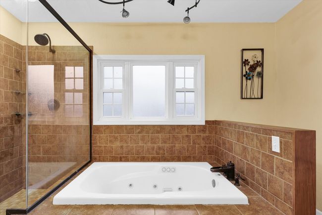 1204 Briarcliff Dr, House other with 3 bedrooms, 3 bathrooms and 2 parking in Mahomet IL | Image 15