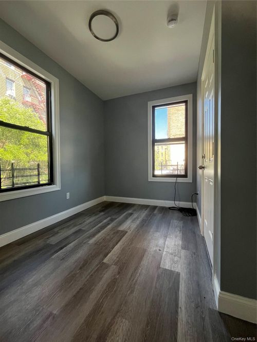 3-3294 Hull Avenue, New York, NY, 10467 | Card Image