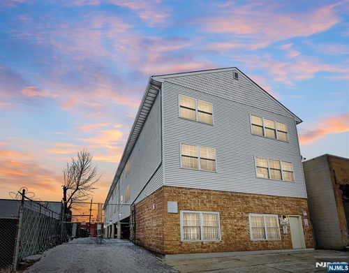 9 Madison Ave, Paterson, NJ, 07524-1320 | Card Image