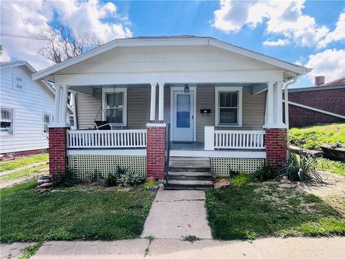 1211 S 25th St, Saint Joseph, MO, 64507-1601 | Card Image