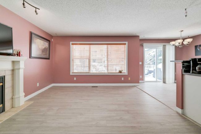 177 Citadel Estates Terrace Nw, Home with 3 bedrooms, 2 bathrooms and 4 parking in Calgary AB | Image 5