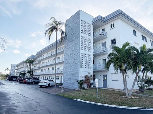 apt-111-3018 59th St S, Gulfport, FL, 33707-5728 | Card Image