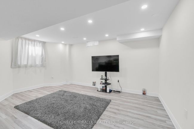 49 Lavallee Cres, House other with 6 bedrooms, 5 bathrooms and 4 parking in Brampton ON | Image 33