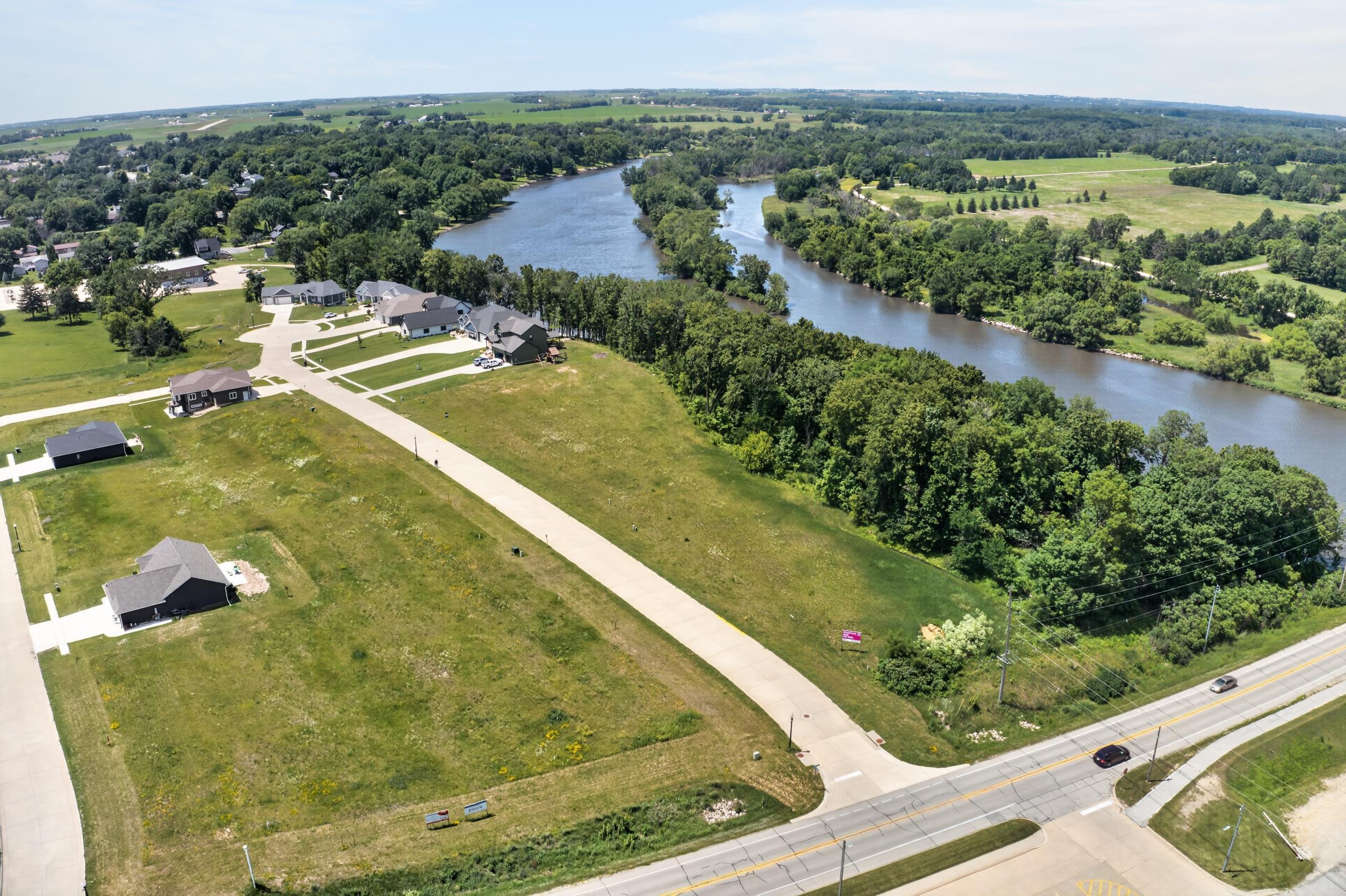 Land in Waverly