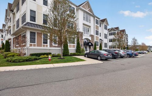 32103 Spruce Pond Cir, Plainview, NY, 11803-2287 | Card Image