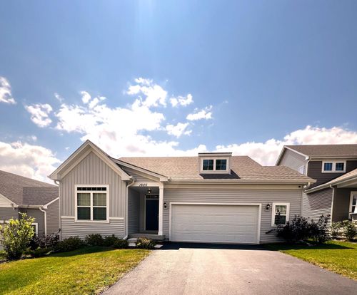 1620 Monte Vista Dr, Lake Geneva, WI, 53147-2739 | Card Image