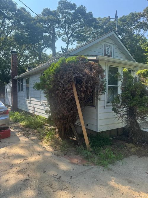 34 Midland Ave, Mastic, NY, 11950-2312 | Card Image