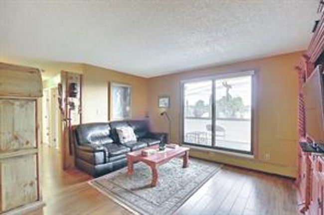 212 - 8604 48 Ave Nw, Condo with 2 bedrooms, 1 bathrooms and 1 parking in Calgary AB | Image 5