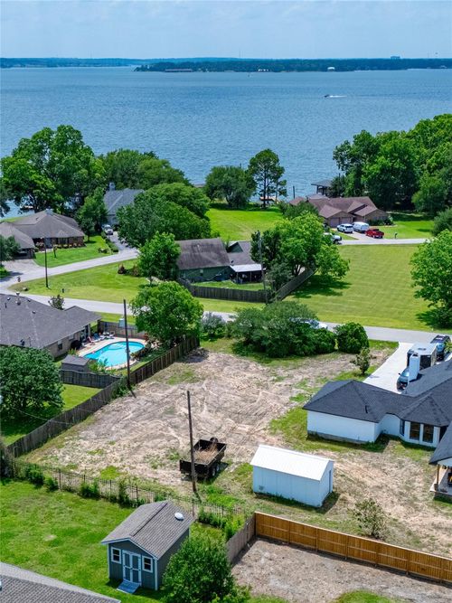 10420 Valley Dr N, Willis, TX, 77318-6435 | Card Image