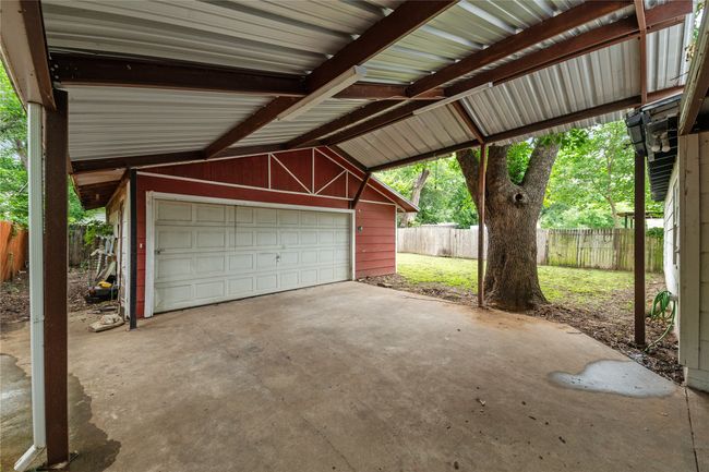View of garage | Image 19