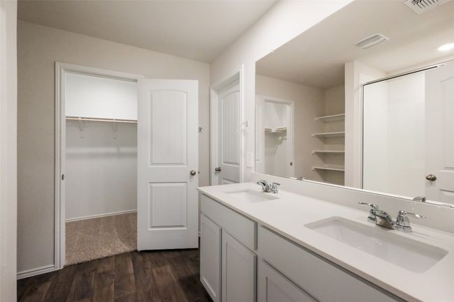 416 Sandringham Loop, House other with 4 bedrooms, 2 bathrooms and 2 parking in Uhland TX | Image 11