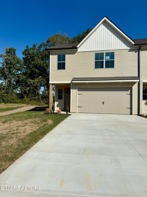 1818 Bennett Village Dr, Maryville, TN, 37804 | Card Image