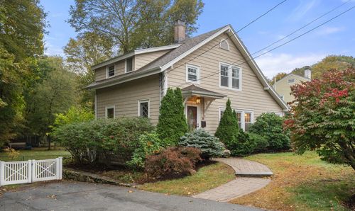 38 Lindenwood, Stoneham, MA, 02180 | Card Image