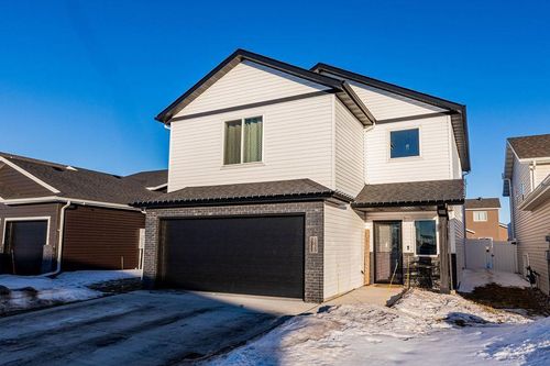3700 Chinook Dr S, Fargo, ND, 58104-2807 | Card Image