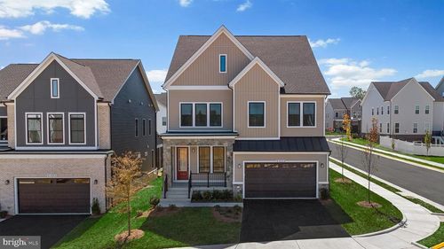 41894 Night Nurse Cir, BRAMBLETON, VA, 20148-7811 | Card Image