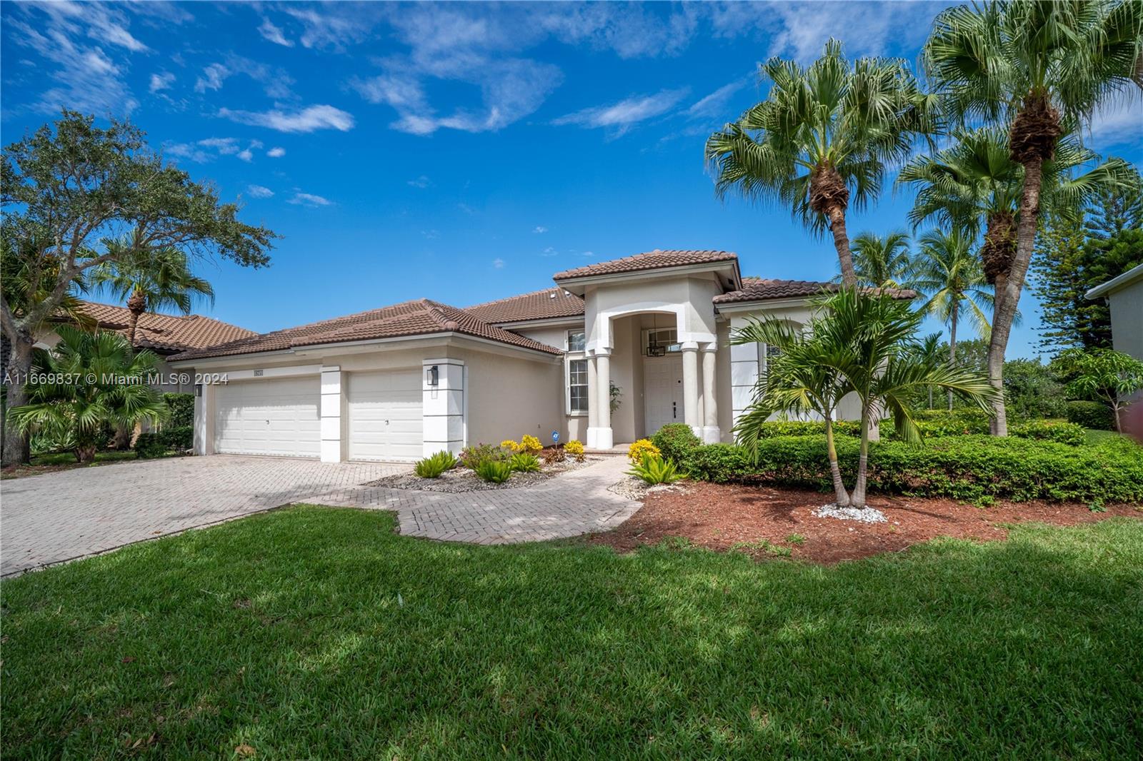 20th St, Pembroke Pines, FL 33028