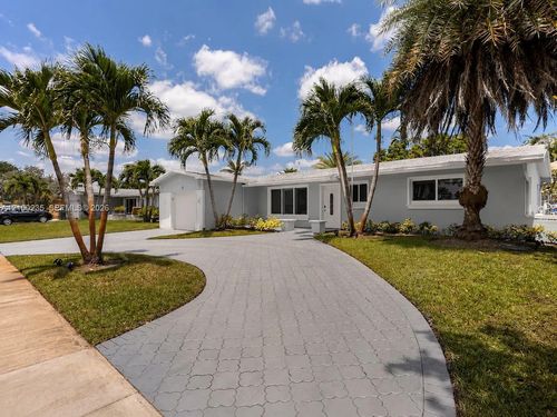 10911 Taft St, Pembroke Pines, FL, 33026-2730 | Card Image