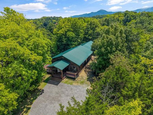 2649 Wildwood Rd, Dandridge, TN, 37725-6944 | Card Image