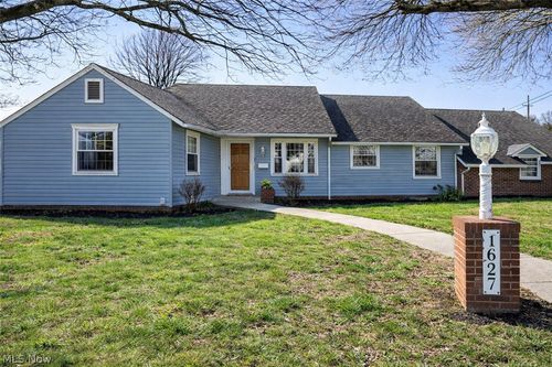 1627 Bayberry Ln, Coshocton, OH, 43812-3124 | Card Image