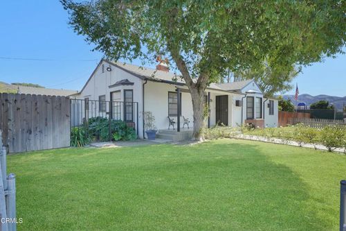 558 Mountain View St, Fillmore, CA, 93015-1506 | Card Image