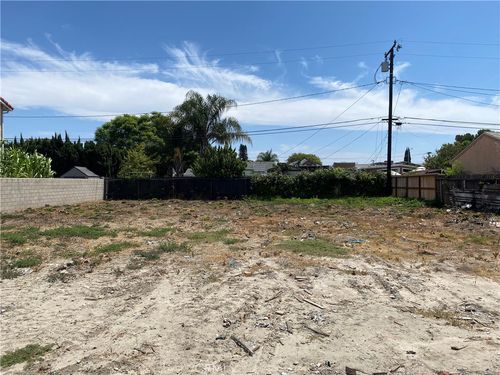 13062 Monroe St, Garden Grove, CA, 92844-1122 | Card Image