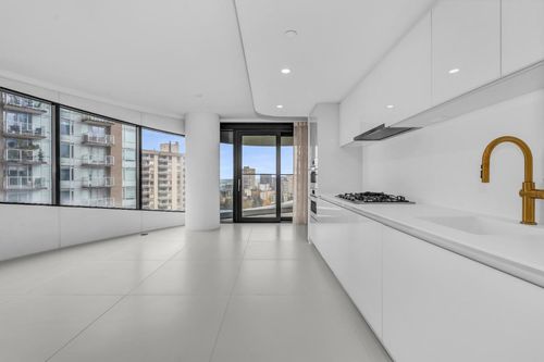 17xx-1033 Nelson St, Vancouver, BC, V6E0E5 | Card Image