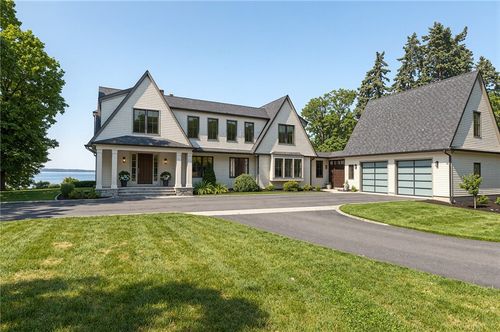 35 Fessenden Rd, Barrington, RI, 02806-4711 | Card Image