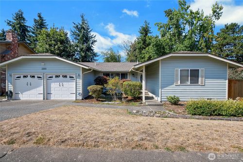 2203 Lincoln Pl Se, Renton, WA, 98055-4527 | Card Image