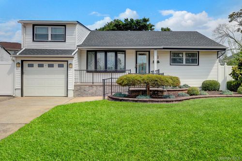 148 S Dean Street, Oyster Bay, NY, 11801 | Card Image