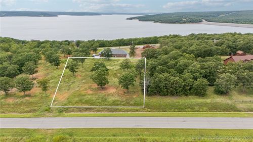 81 E Lake Dr, Medicine Park, OK, 73557-7703 | Card Image