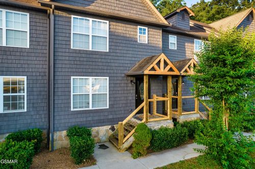 1446 William Holt Blvd, Sevierville, TN, 37862-6308 | Card Image