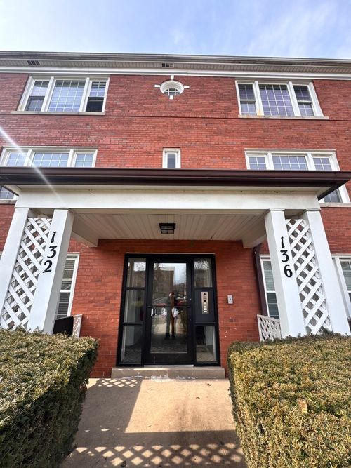 apt-2-132 Ridge Ave, Evanston, IL, 60202-5120 | Card Image
