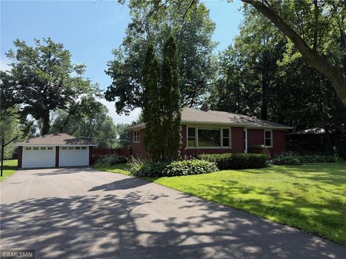 930 Laurel Ave, Hudson, WI, 54016-1907 | Card Image