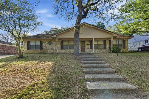 120 Timberlake Dr, Azle, TX, 76020-4040 | Card Image