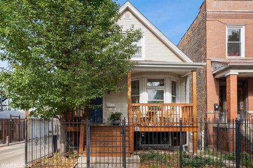 apt-2-2744 Nelson St, Chicago, IL, 60618-7153 | Card Image