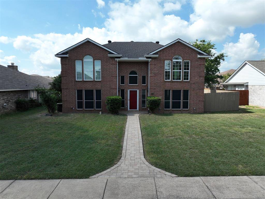 Azalea Dr, Desoto, TX 75115
