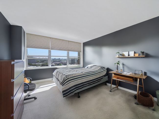 Bedroom with grey paint. | Image 9