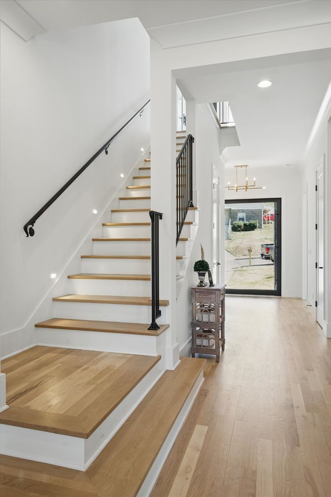 305 37 Th Ave N, House other with 5 bedrooms, 6 bathrooms and 1 parking in Nashville TN | Image 19