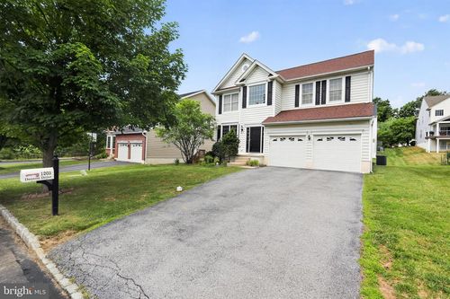 1203 Denton Dr, Chester Springs, PA, 19425-3879 | Card Image