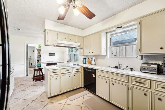 3019 Durban Dr, House other with 4 bedrooms, 3 bathrooms and 2 parking in Houston TX | Image 13