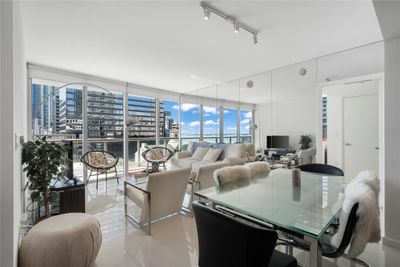 811 - 495 Brickell Ave, Condo with 2 bedrooms, 2 bathrooms and null parking in Miami FL | Image 3