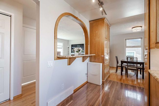 8408 Addison Dr Se, House other with 4 bedrooms, 2 bathrooms and 3 parking in Calgary AB | Image 11