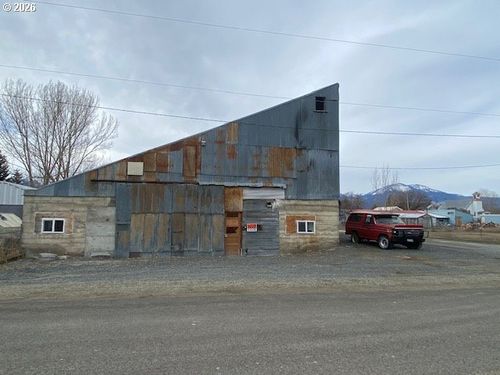 621 John St, Haines, OR, 97833-2560 | Card Image